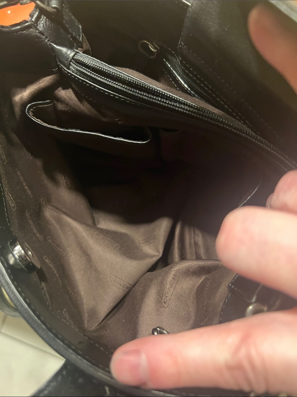 Coach 1999 Mercer Satchel with Leather Handles, Crossbody Strap and Hangtag - Picture 5 of 6